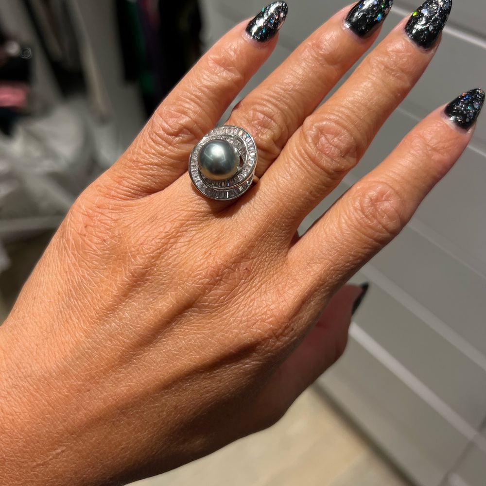 Elegant Silver Pearl Ring